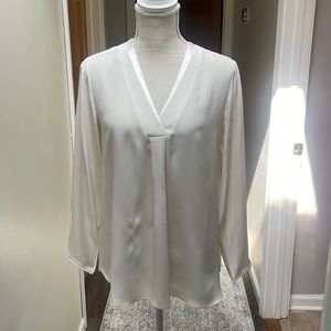 Lafayette New York 148 perfect for any occasion silk blouse